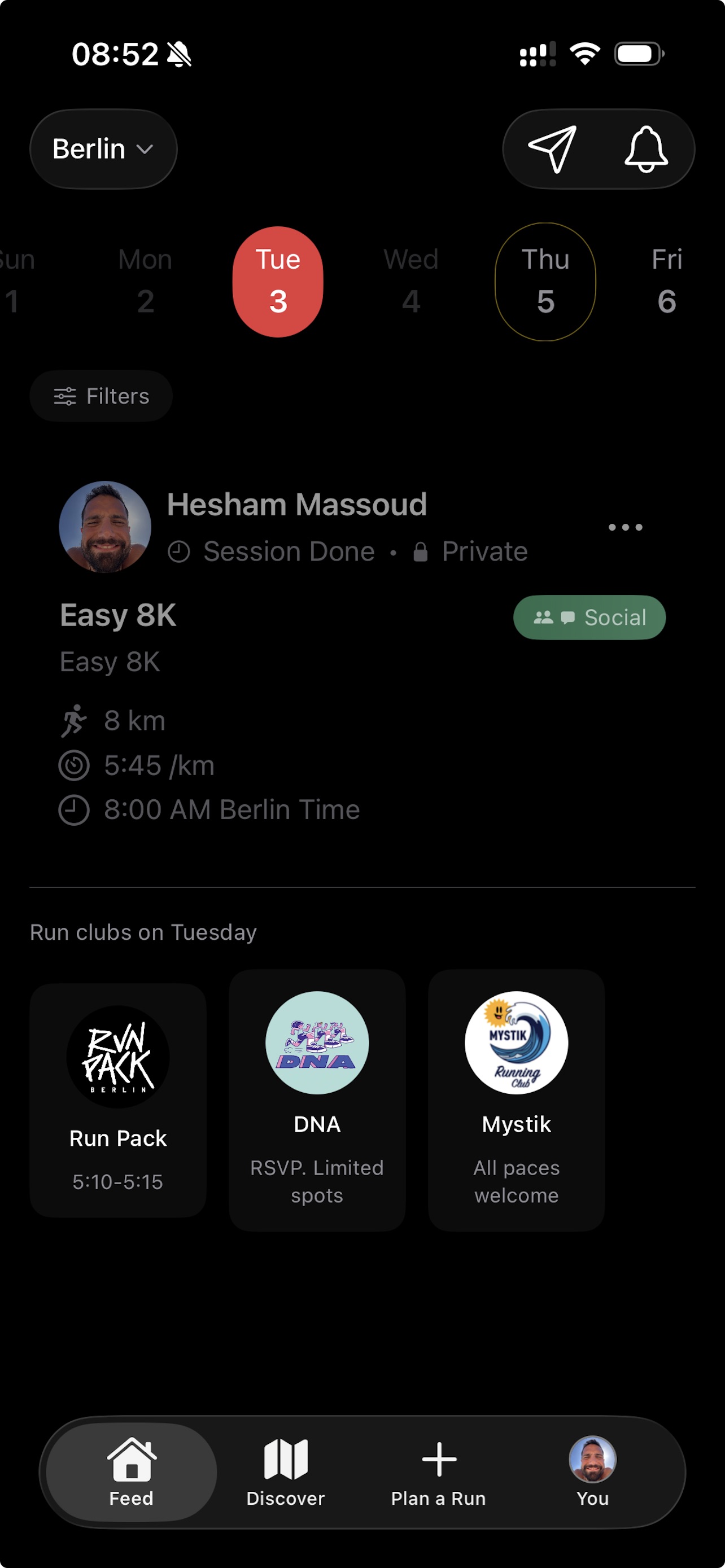 Feed showing upcoming group runs from friends and nearby runners